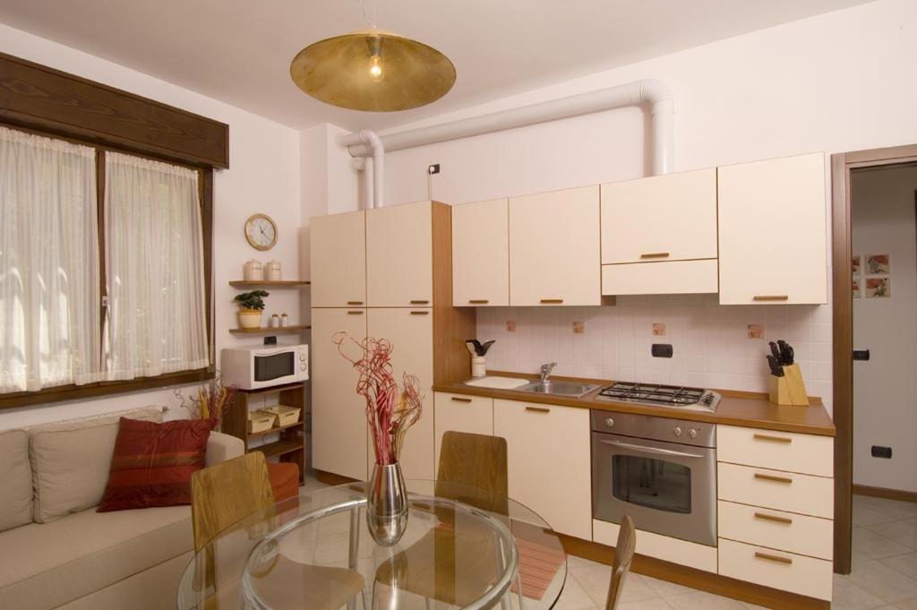 Appartamenti Villa Anna เมเลญาโน ภายนอก รูปภาพ